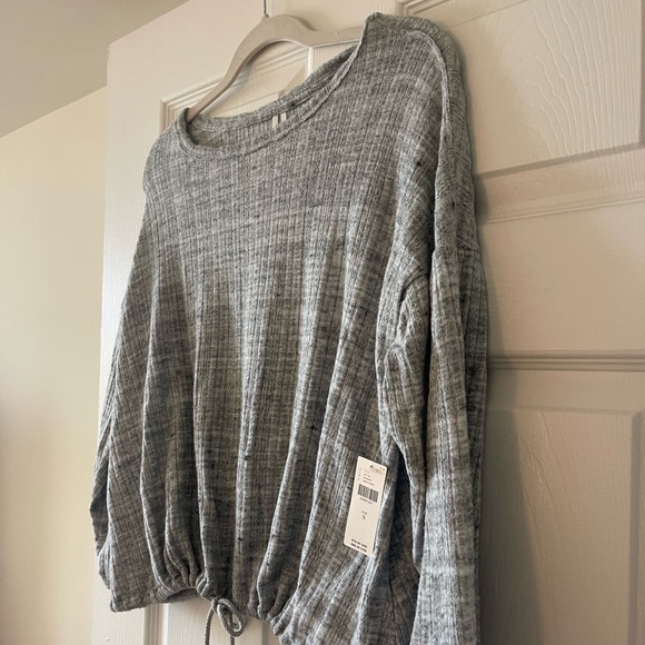 Brand new, Anthropologie shirt/sweater! Perfect for fall! - Picture 3 of 4